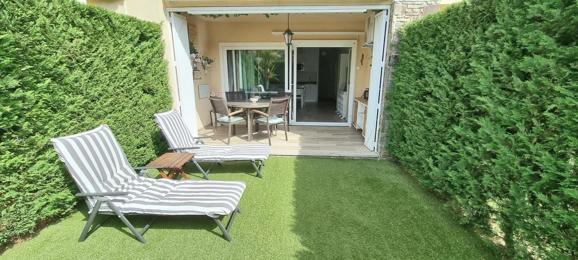 Vidabrava Sagaro Garden, Jardin Privado, Piscina, 150 M Playa Apartment С'Агаро Екстериор снимка