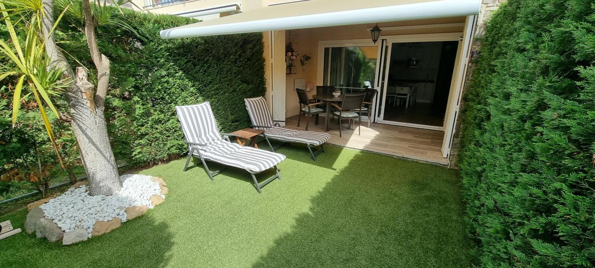 Vidabrava Sagaro Garden, Jardin Privado, Piscina, 150 M Playa Apartment С'Агаро Екстериор снимка