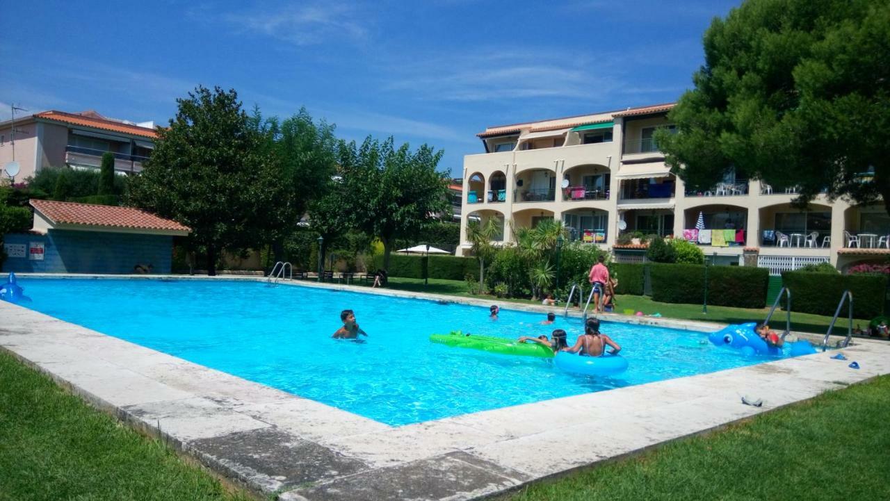 Vidabrava Sagaro Garden, Jardin Privado, Piscina, 150 M Playa Apartment С'Агаро Екстериор снимка